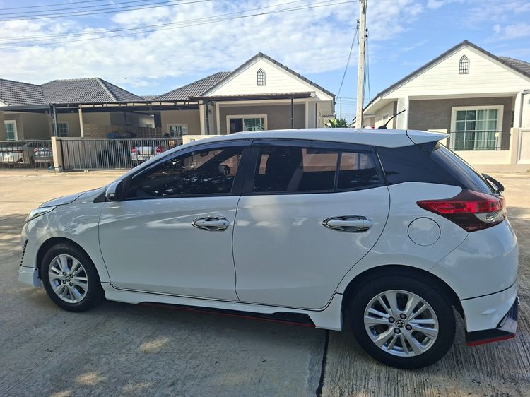 Toyota Yaris 2018 1.2 E Sedan เบนซิน เกียร์อัตโนมัติ ขาว รูปที่ 2