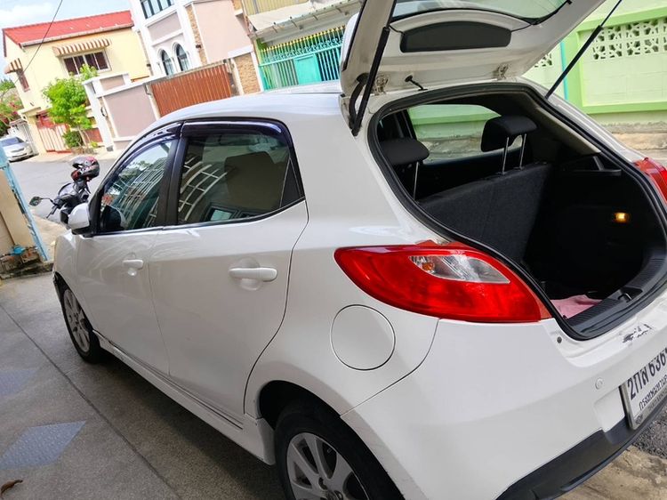 รถ Mazda Mazda 2 1.3 C สี ขาว