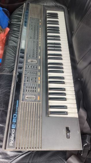 คีย์บอร์ด Roland E-20 รูปที่ 2