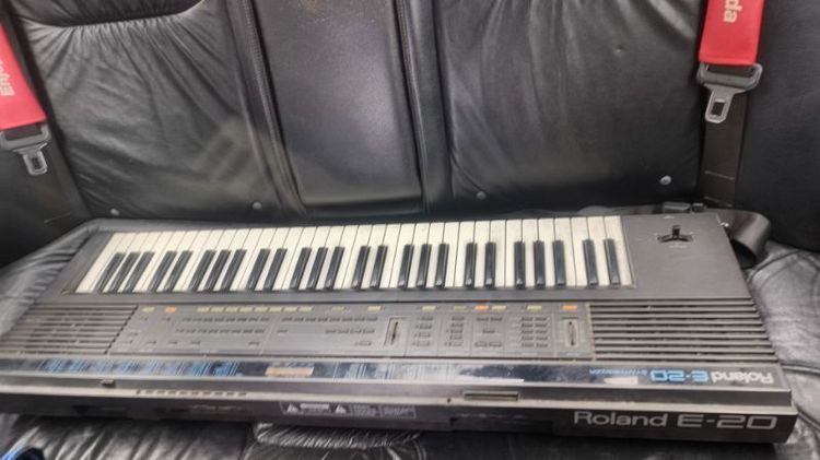 อื่นๆ คีย์บอร์ดมาตรฐาน คีย์บอร์ด Roland E-20