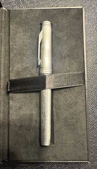 🖋 Parker Premier Monochrome Titanium Roller Ball Pen รูปที่ 2