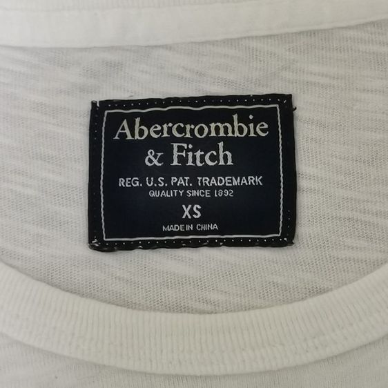 เสื้อยืด Abercrombie & Fitch สีขาว รูปที่ 3