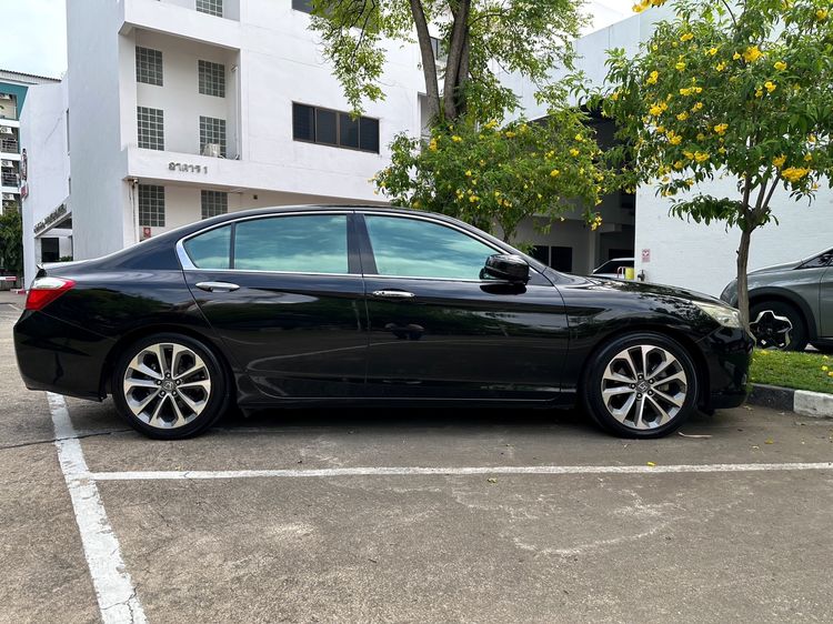 รถ Honda Accord 2.4 EL สี ดำ
