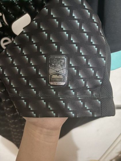 เสื้อ Liverpool ปี19 ไซส์M ของแท้ รูปที่ 4