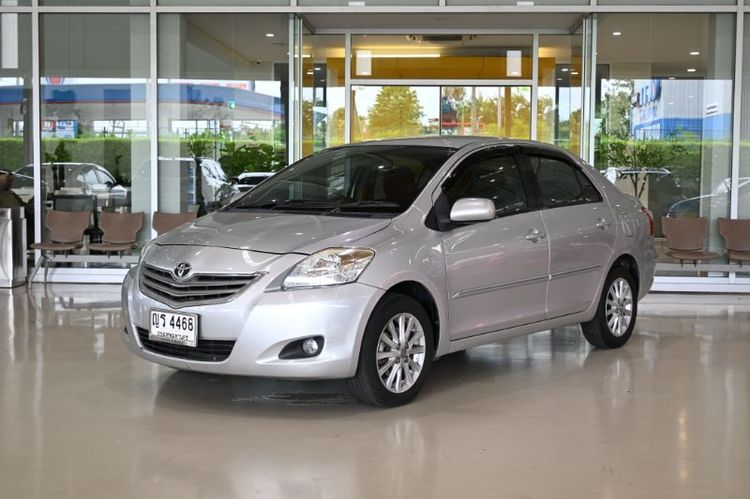 รถ Toyota Vios 1.5 E สี บรอนซ์เงิน