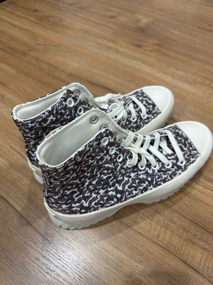 รองเท้าผ้าใบผู้หญิง Converse Chunk Taylor Platform