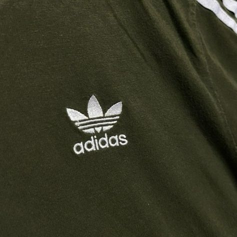 เสื้อยืด Adidas สีเขียวเข้มทหาร รูปที่ 2