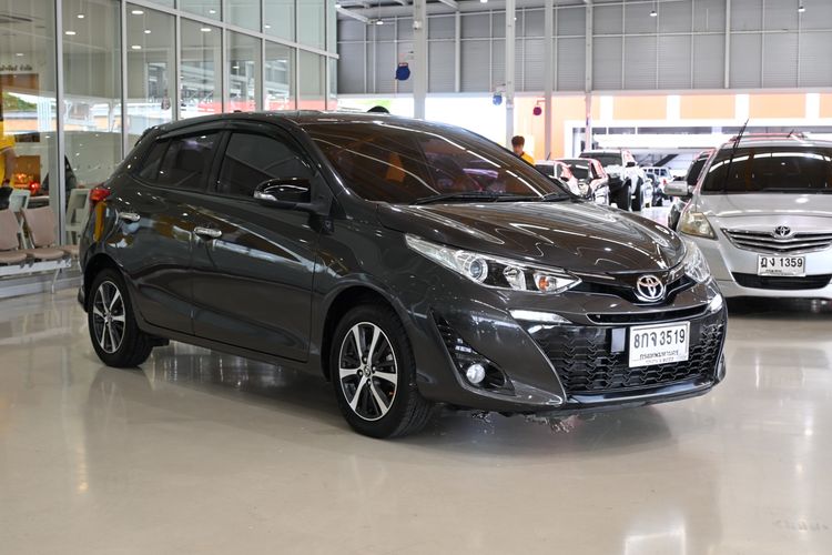 Toyota Yaris ATIV 2018 1.2 G Sedan เบนซิน ไม่ติดแก๊ส เกียร์อัตโนมัติ เทา รูปที่ 3