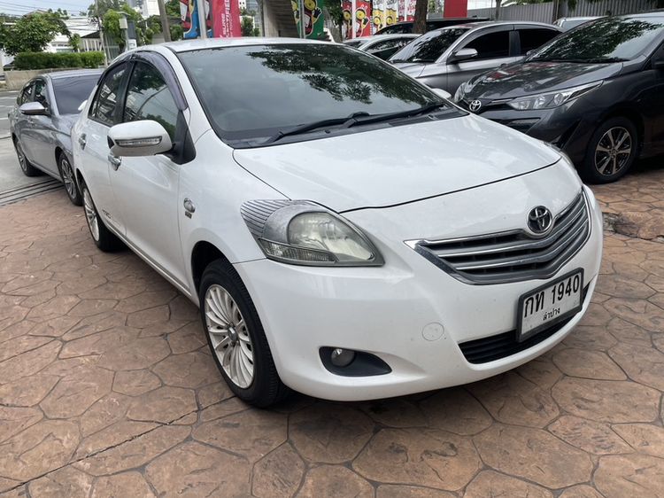 รถ Toyota Vios 1.5 J สี ขาว