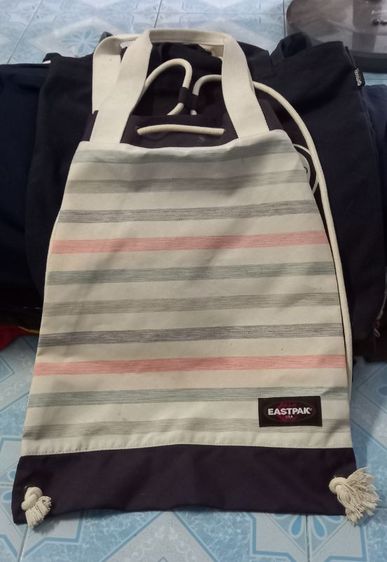 EASTPAK สภาพดีตามรูป สระบุรีนัดรับได้ในตัวเมือง 400บาท 0636016331