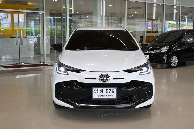 Toyota Yaris 2023 1.2 Premium Sedan เบนซิน ไม่ติดแก๊ส เกียร์อัตโนมัติ ขาว รูปที่ 3