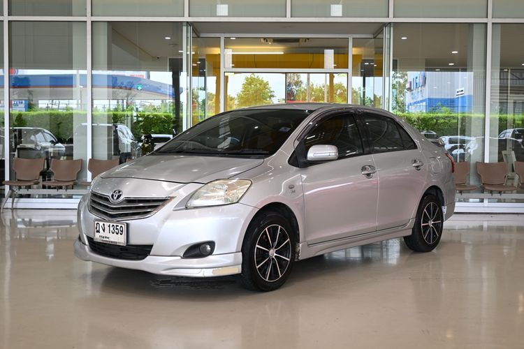 รถ Toyota Vios 1.5 J สี บรอนซ์เงิน