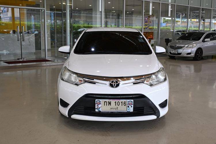 Toyota Vios 2013 1.5 E Sedan เบนซิน ไม่ติดแก๊ส เกียร์อัตโนมัติ ขาว รูปที่ 2