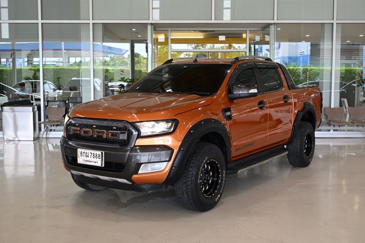 รถ Ford Ranger 2.2 Hi-Rider Wildtrak สี ส้ม