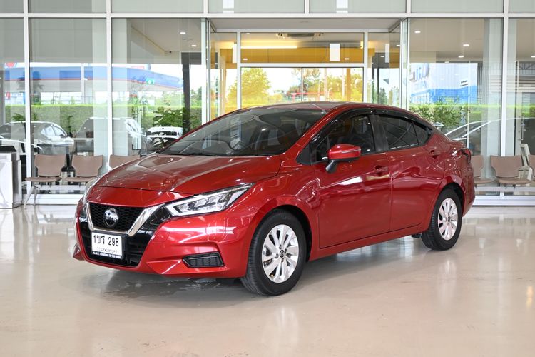รถ Nissan Almera 1.0 V สี แดง
