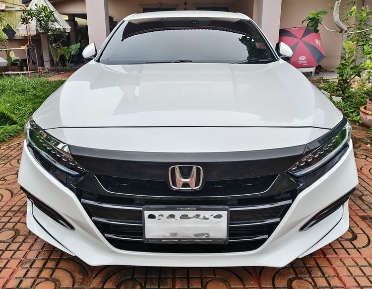 รถ Honda Accord 1.5 Turbo EL สี ขาว