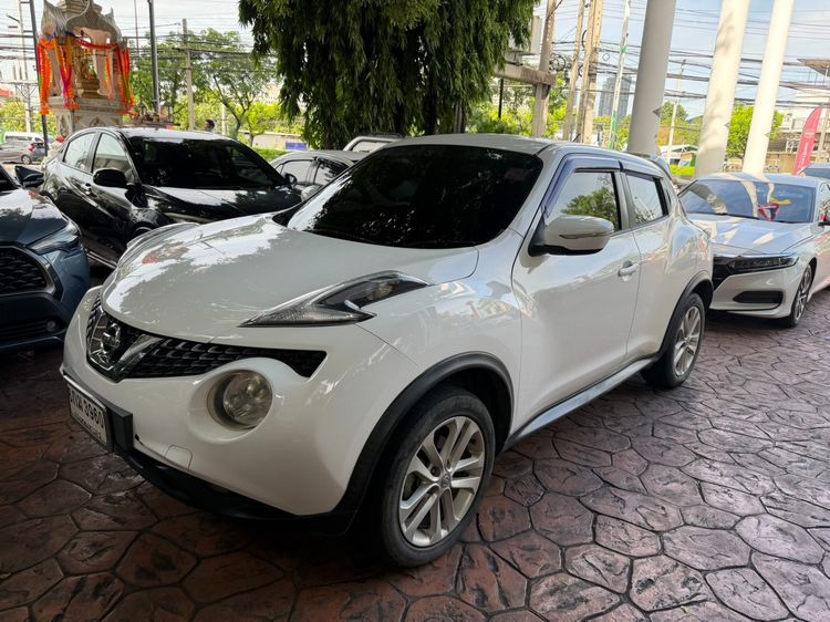 รถ Nissan Juke 1.6 V สี ขาว