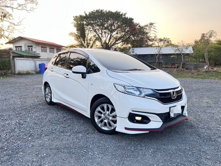 Honda Jazz 2018 1.5 V Plus i-VTEC Sedan เบนซิน ไม่ติดแก๊ส เกียร์อัตโนมัติ ขาว รูปที่ 2