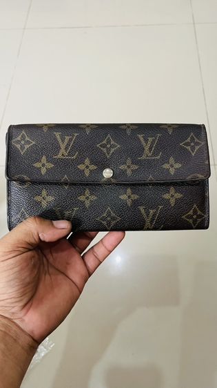 กระเป๋าสตางค์ LOUIS VUITTON Sarah Monogram Brown