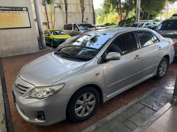รถ Toyota Altis 1.8 E สี บรอนซ์เงิน