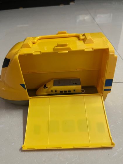 กล่องเก็บของเล่นรูปรถไฟชินคันเซ็นรุ่น Doctor Yellow จากแบรนด์ Takara Tomy รูปที่ 5