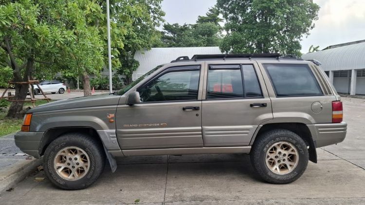 รถ Jeep Grand Cherokee 4.0 Limited 4WD สี น้ำตาล