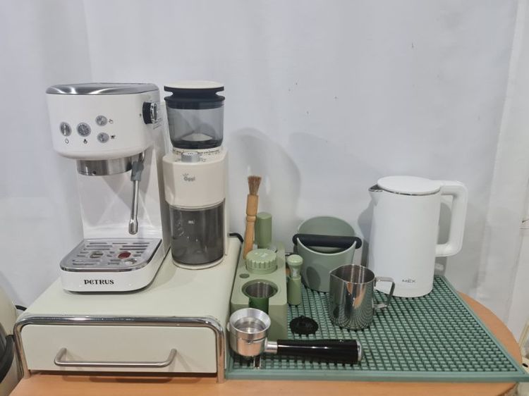 เครื่องชงกาแฟ+เครื่องบดเมล็ดกาแฟ พร้อมอุปกรณ์เสริมครบชุด
