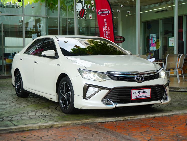 รถ Toyota Camry 2.0 G Extremo สี ขาว
