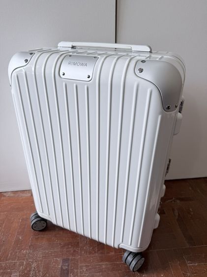อื่นๆ Rimowa Hybrid สีขาว