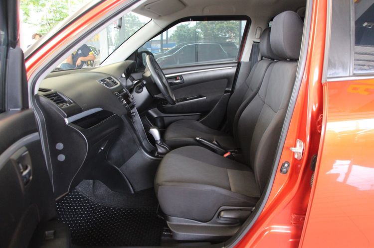 Suzuki Swift 2013 1.2 GLX Sedan เบนซิน ไม่ติดแก๊ส เกียร์อัตโนมัติ ส้ม รูปที่ 4