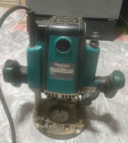 อุปกรณ์เครื่องมือช่าง เครื่องเซาะร่องไม้ (ทริมเมอร์/เร้าเตอร์) Makita RP1801 ของแท้ สภาพดีพร้อมใช้งาน