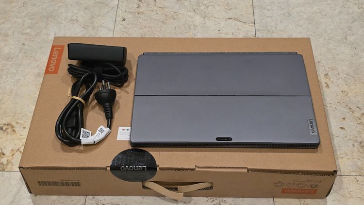 Lenovo IdeaPad Duet 5 12IRU8 รุ่น i7