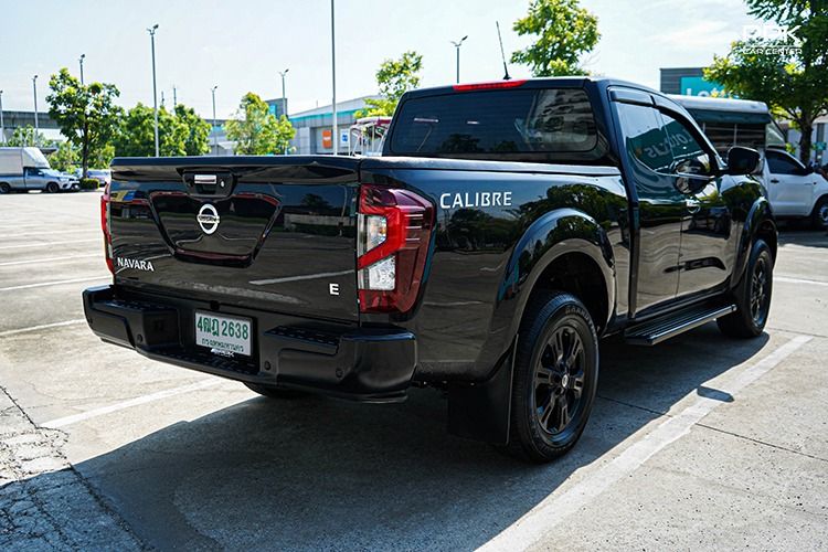 Nissan Navara 2023 2.3 Calibre E Pickup ดีเซล ไม่ติดแก๊ส เกียร์ธรรมดา ดำ รูปที่ 4