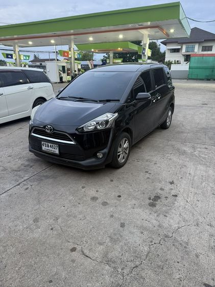 รถ Toyota Sienta 1.5 G สี ดำ