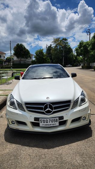 รถ Mercedes-Benz E-Class E250 สี ขาว