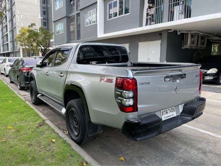 Mitsubishi Triton 2019 2.4 GLS Plus Pickup ดีเซล เกียร์อัตโนมัติ บรอนซ์เงิน รูปที่ 2