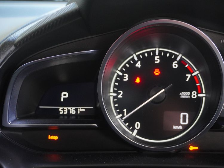 Mazda Mazda 2 2021 1.3 Skyactiv-G S Leather Sedan Sedan เบนซิน ไม่ติดแก๊ส เกียร์อัตโนมัติ แดง รูปที่ 3