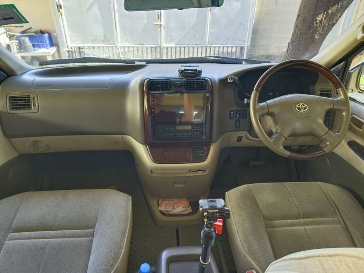 Toyota Granvia 2000 3.4 V6 4WD Van เบนซิน LPG เกียร์อัตโนมัติ เทา รูปที่ 2
