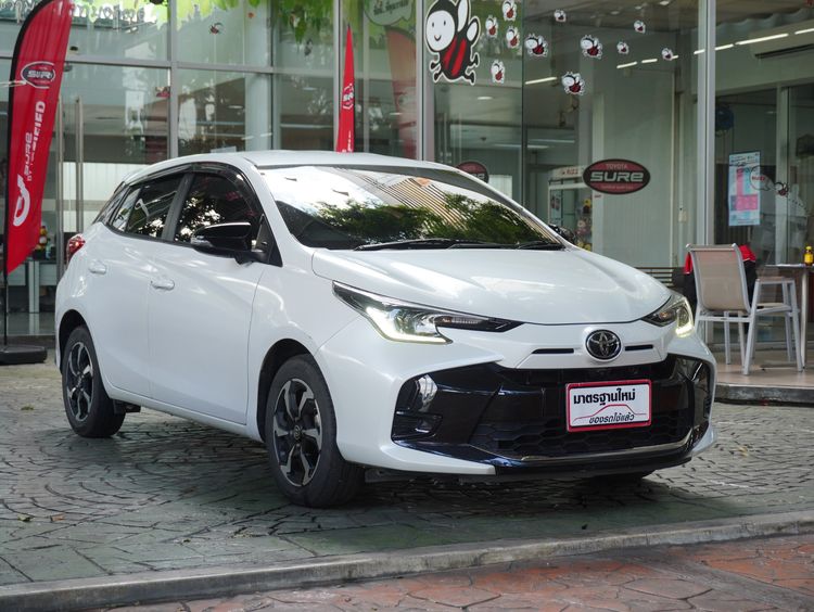 รถ Toyota Yaris 1.2 Premium สี ขาว