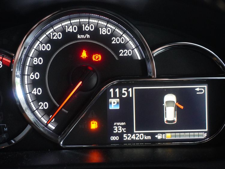 Toyota Yaris 2023 1.2 Premium Sedan เบนซิน ไม่ติดแก๊ส เกียร์อัตโนมัติ ขาว รูปที่ 3