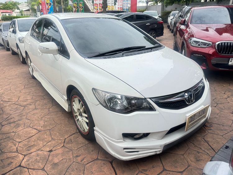 รถ Honda Civic 1.8 E i-VTEC สี ขาว