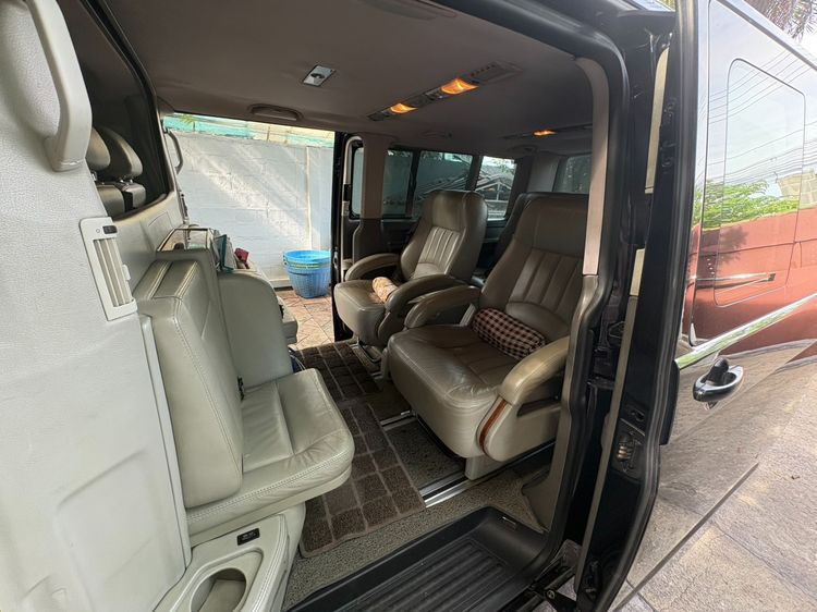 รถ Volkswagen Caravelle 2.5 TDi สี ดำ