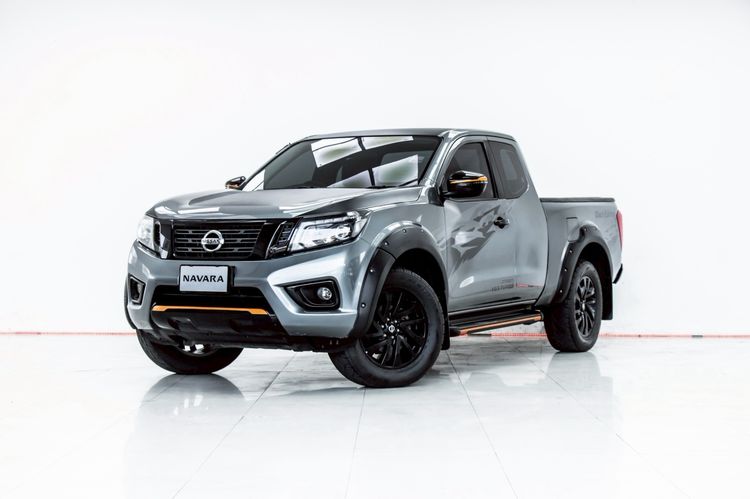 รถ Nissan NP300-NAVARA 2.5 Calibre E Black Edition สี เทา