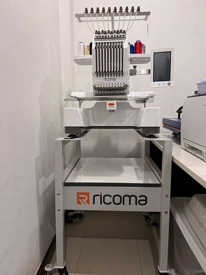 จักรปักคอมพิวเตอร์ Ricoma EM-1010 หัวเดียว 10 เข็ม สภาพเหมือนใหม่ ใช้งานน้อยมาก อุปกรณ์ครบชุด