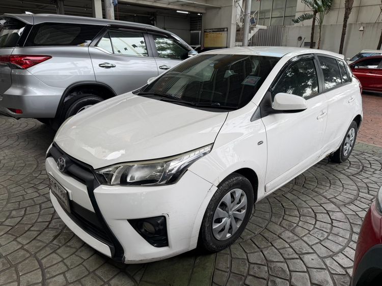 Toyota Yaris 2016 1.2 J Sedan เบนซิน ไม่ติดแก๊ส เกียร์อัตโนมัติ ขาว รูปที่ 2