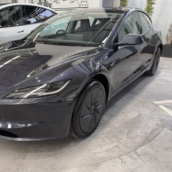 🔥 ขายชุดล้อถอดไม่เคยวิ่งเลย Tesla Model 3 Standard ปี 2026