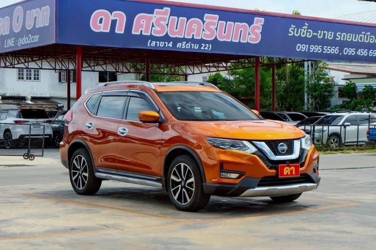 รถ Nissan X-Trail 2.5 VL 4WD สี ส้ม