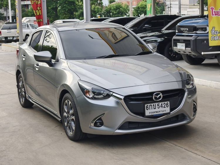 รถ Mazda Mazda 2 1.5 XD สี เทา