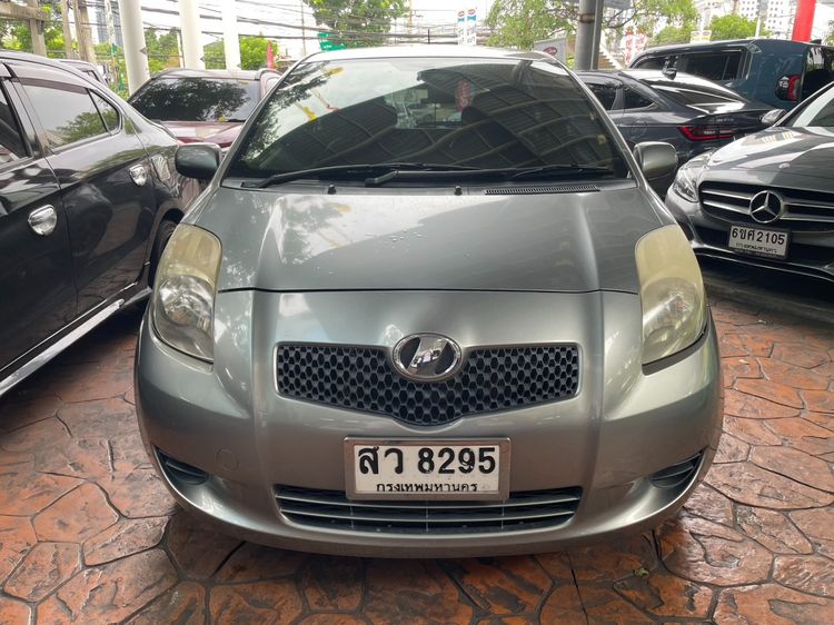 รถ Toyota Yaris 1.5 E สี เทา