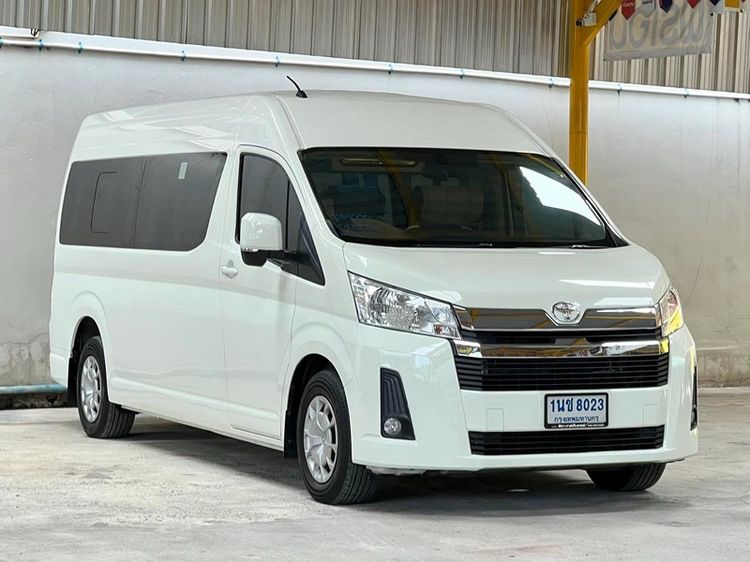 Toyota Commuter 2020 2.8 Van ดีเซล ไม่ติดแก๊ส เกียร์ธรรมดา ขาว